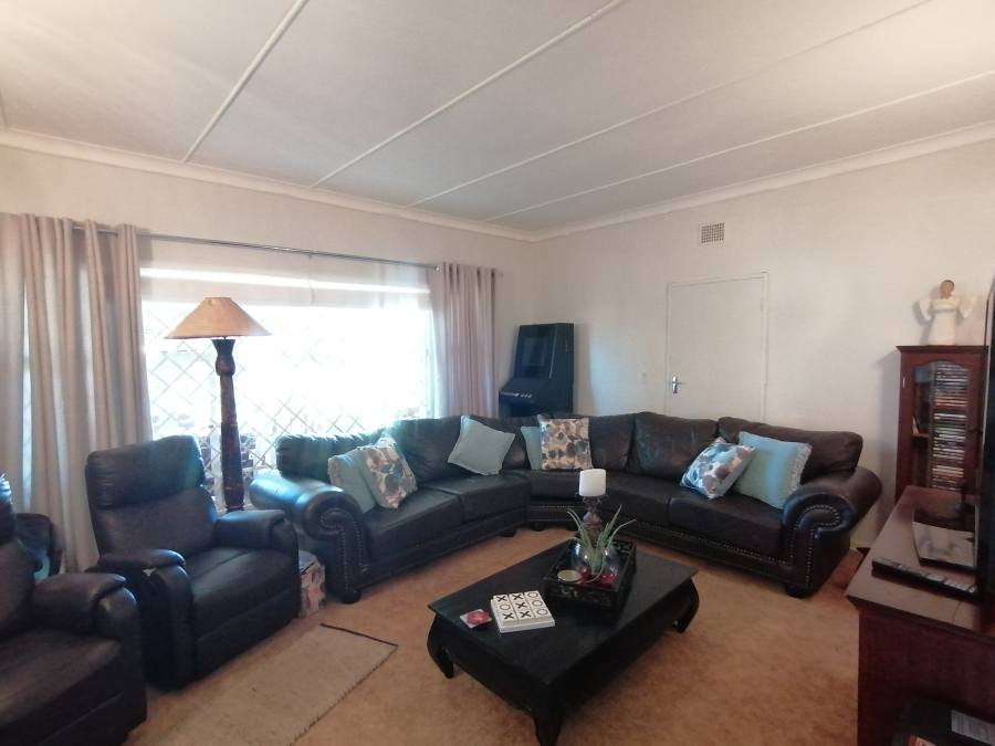 3 Bedroom Property for Sale in Flamwood North West